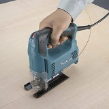Sierra Caladora Ligera, con Inclinación de Corte / 450W / Incluye estu